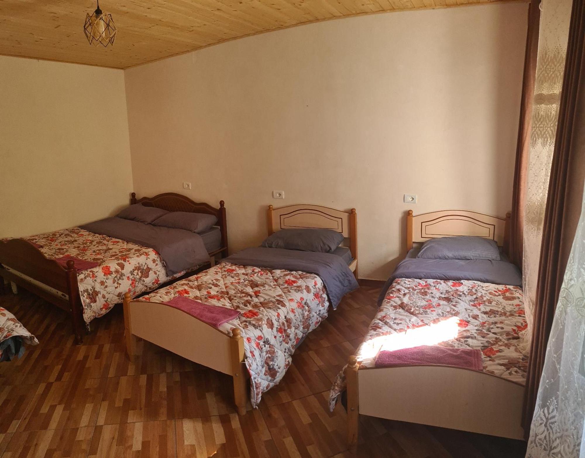Guest House Emanueli Tropoje Bagian luar foto